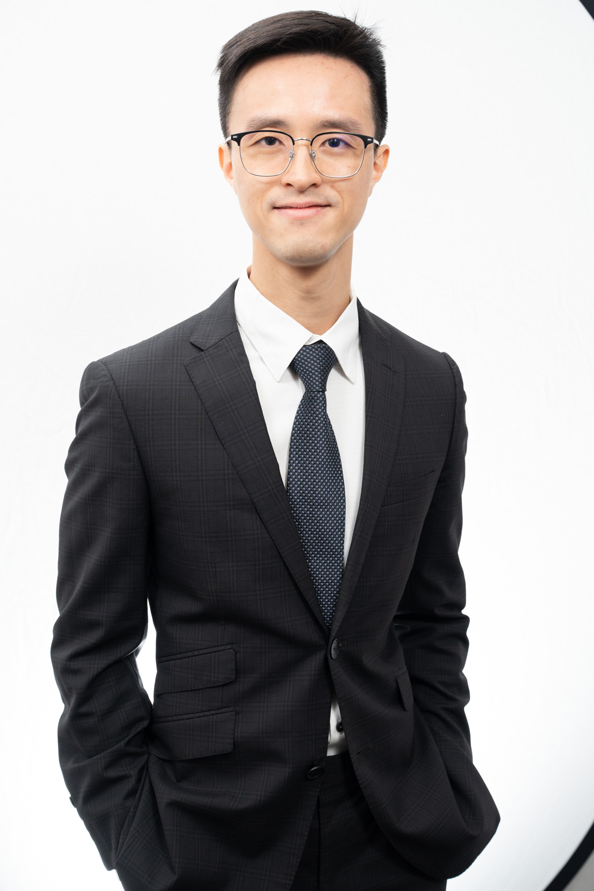 Cecil Hoo — Associate